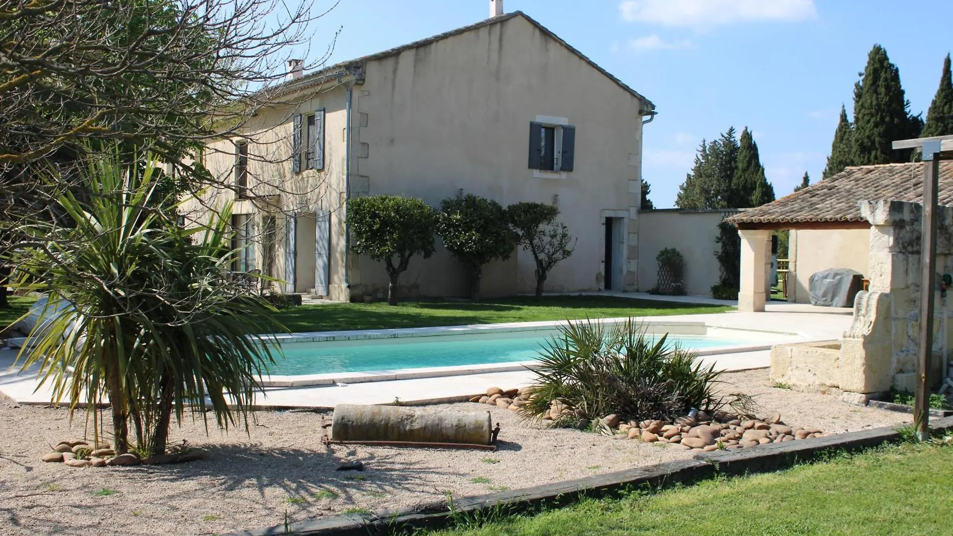 Bed & Breakfast Le Mas Des Fontaines Chateaurenard